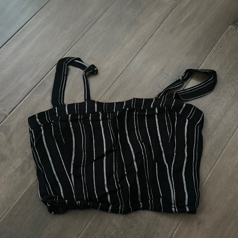 Black Hollister crop tank